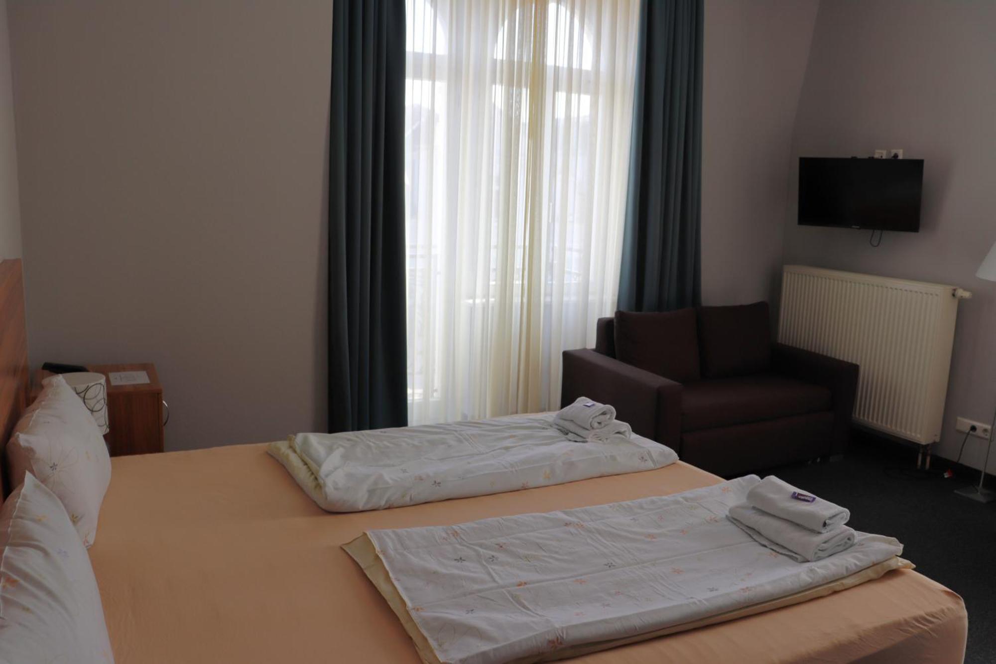 Hotel Garni Gaestehaus Der Kerckhoff-Klinik Бад-Наухайм Номер фото